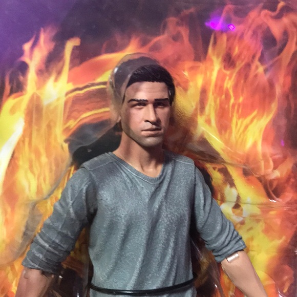 The Hunger Games - Gale Hawthorne - Action Figure - Picture 3 of 6